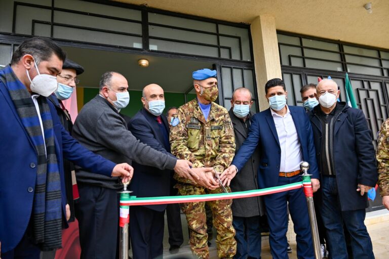 UNIFIL: caschi blu italiani inaugurano la scuola di Humayri ristrutturata