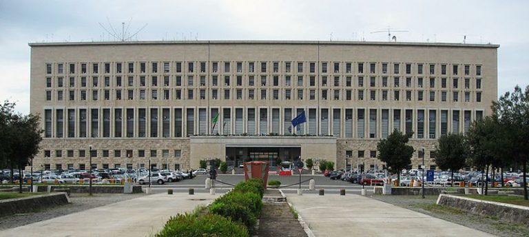 La Farnesina lancia il secondo bando 2024 per tirocini all’estero