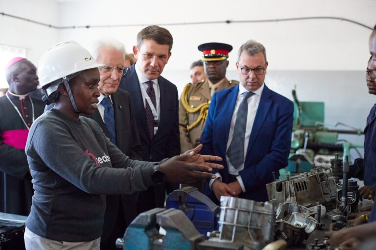 Mattarella in visita a scuola professionale AVSI in Kenya