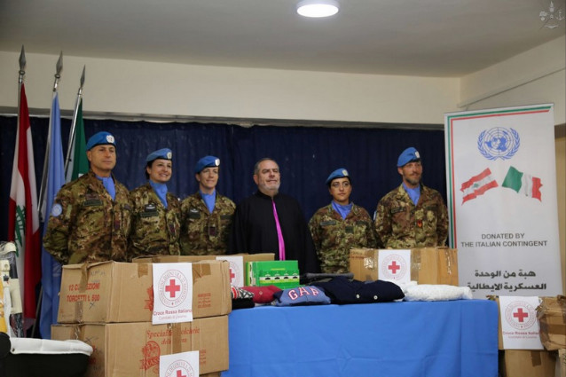 UNIFIL: Libano, caschi blu italiani distribuiscono materiali per civili alla Caritas di Tiro