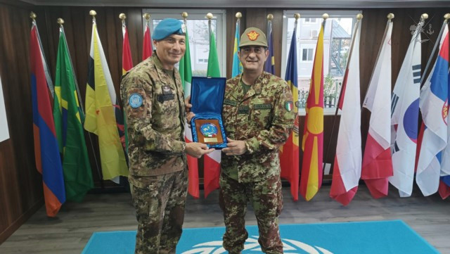 Libano: UNIFIL e MIBIL, generale Figliuolo (COVI) incontra caschi blu e sanitari italiani