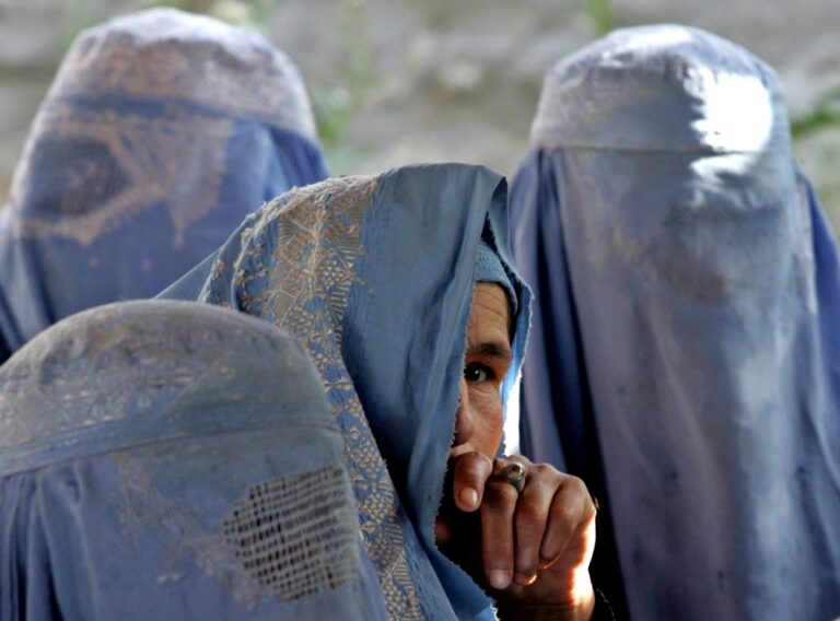 Afghanistan: nuova stretta, talebani vietano alla donne di lavorare per le Nazioni Unite