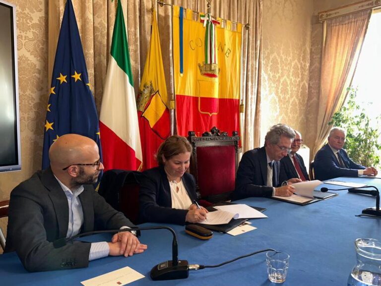 Rifugiati: Comune di Napoli e UNHCR creano Spazio Comune per integrazione