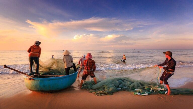 Giornata mondiale pesca: appello FAO e Vaticano per tutela piccoli produttori