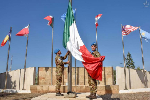 Libano: corona d’alloro e cimeli storici, caschi blu italiani UNIFIL celebrano 4 novembre